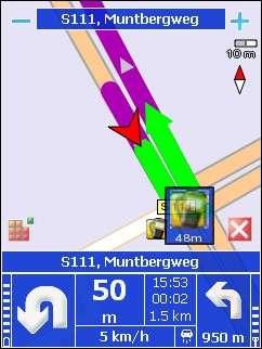 Mapa Můžete si nastavit chování mapy a šipky GPS během navigace. Během navigace udává šipka GPS váš směr pohybu (např.
