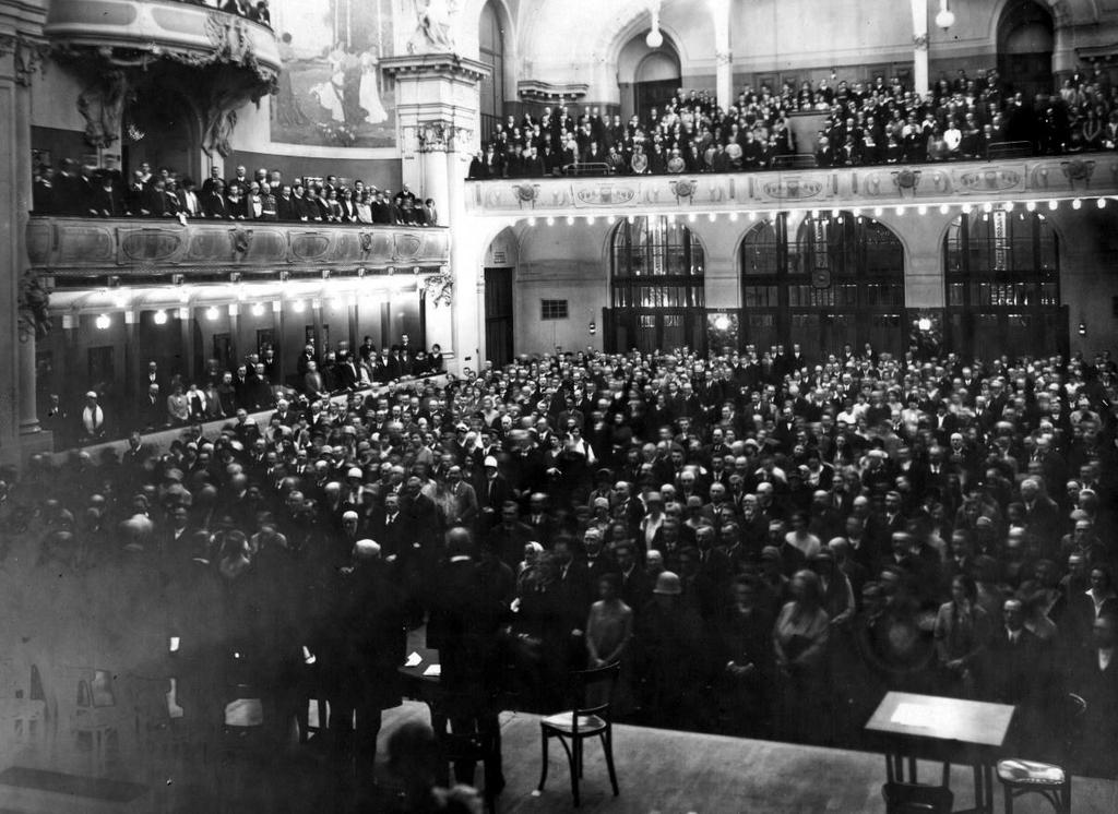 Očekáváme účast nejméně 3 000 osob z církevního prostředí, dále 500 účastníků sjezdu mládeže a dobrovolníků a minimálně stejný počet místních návštěvníků. Dále je očekáváno 60 zahraničních VIP hostů.