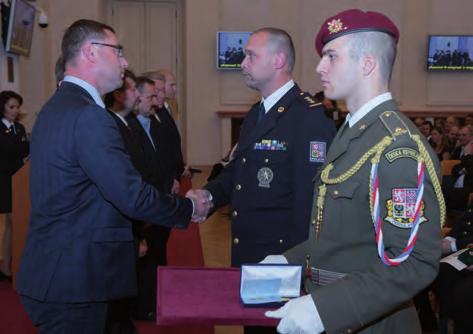 Neméně se patří poděkovat i za toleranci a podporu jejich bezprostředního okolí, které chápe časovou i emocionální náročnost tohoto typu policejní práce.