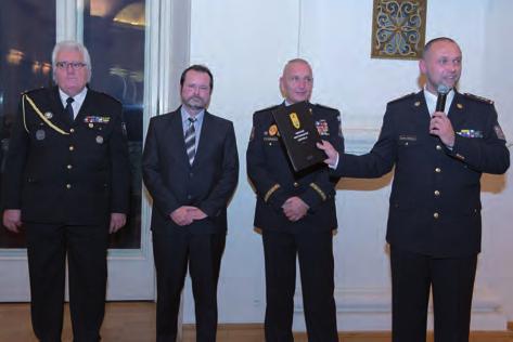 BULLETIN 1/2017 Referát Jiřímu Komorousovi, Ing. Gabrielu Berzsimu, Ing. Petru Kočímu, plk. Mgr. Robertu Šlachtovi a Jiřímu Vackovi.