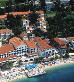 restauraci (výborná kuchyně) Pláž: oblázková pláž přímo před hotelem, lehátka a slunečníky za poplatek, potápěcí centrum a vodní sporty za poplatek Rodinná cena možnost výhodně ubytovat ve