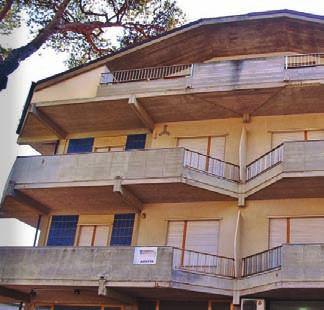 Množství zábavy a sportovních příležitostí zaručuje příjemné prožití dovolené v této středomořské Azzurra Gugu apartmánové rezidence rezidence Azzurra Poloha: rezidence v centru Silvi Marina leží v
