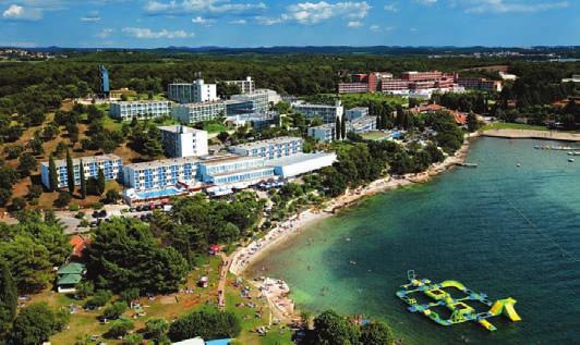50 m od moře ve středisku Zelena ena 1/2SBP (balkon na park), 1/2SBX (balkon na Laguna, 6 km jižně od Poreče, v okolí restaura-race, bary, dětské hřiště, zastávka busu do centra stýlky), 1/2SB+1
