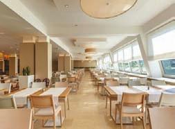 vysoušeč vlasů, lednička za poplatek na vyžádání recepce, restaurace, směnárna, aperitiv bar, Stravování: polopenze formou švédských stolů, sejf na recepci (za poplatek), bezplatné wifi, neomezené