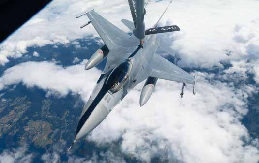KC-135 Stratotanker je v této oblasti nepřemožitelný již více než 50 let. Po celou dobu doplňuje palivo proudovým letounům na rozličných misích po celém světě.
