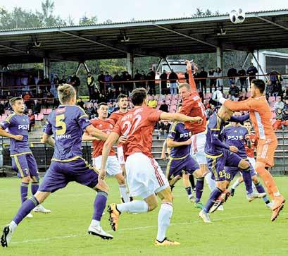 Exligový mančaft přesto odjel se třemi body za výhru 2:1 a posunul se do čela soutěže. Staněk chválil Třinec LUBOŠ ČERNEK Jeho slova se poslouchají krásně.