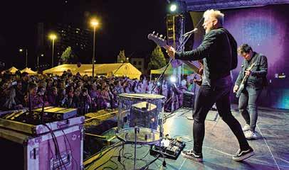 nebo polsko-česká rocková skupina Ampli Fire.