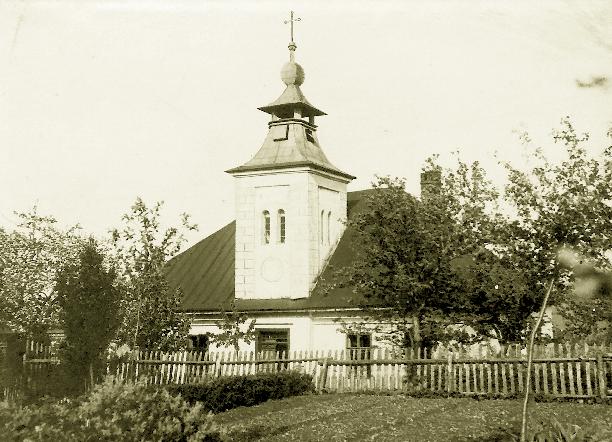 VLASTIMIL CIESAR Jan Klus, jako každý evangelický učitel, měl i své povinnosti za školou.