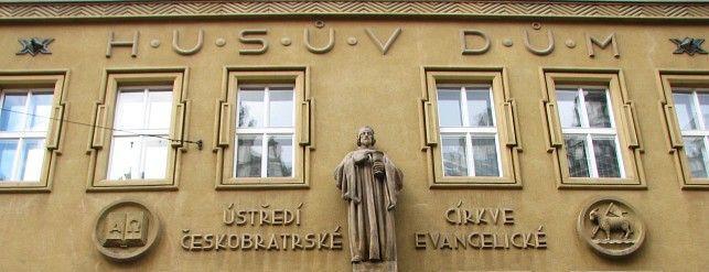 Církev jako instituce Církev jako konkrétní instituce s organizačním a právním systémem (lidská,
