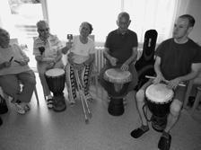 Muzikoterapie na DS Kopretina a DZR Petrklíč Muzikoterapie má jistě své místo nejen při relaxaci a odbourávání stresu, ale i jako podpůrná terapie při léčbě různých psychosomatických potíží.