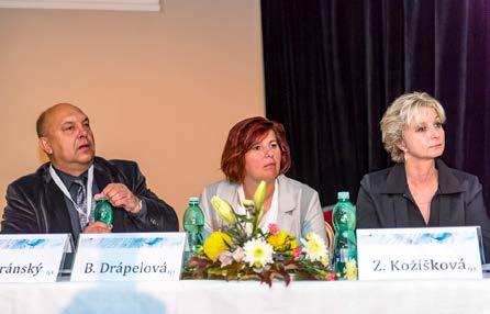 Zleva ředitel FN Plzeň MUDr. V. Šimánek, děkan LF UK Plzeň prof. B. Kreuzberg, prof. R. Prymula, náměstek ministra zdravotnictví, prof. J. Sonksen, prof. M. Hora, prof. M. Babjuk a přednášející prof.