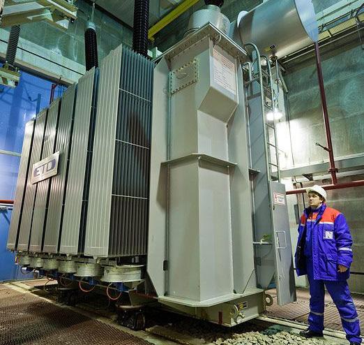TRANSFORMÁTOR 63 MVA 230 ± 9x1,78% / 11 kv Vyrobeno pro: Naftasib / PS Kolomenskaja, Rusko Dvojvinuťový transformátor o výkonu 63 MVA s chladicím systémem ONAN/ONAF.
