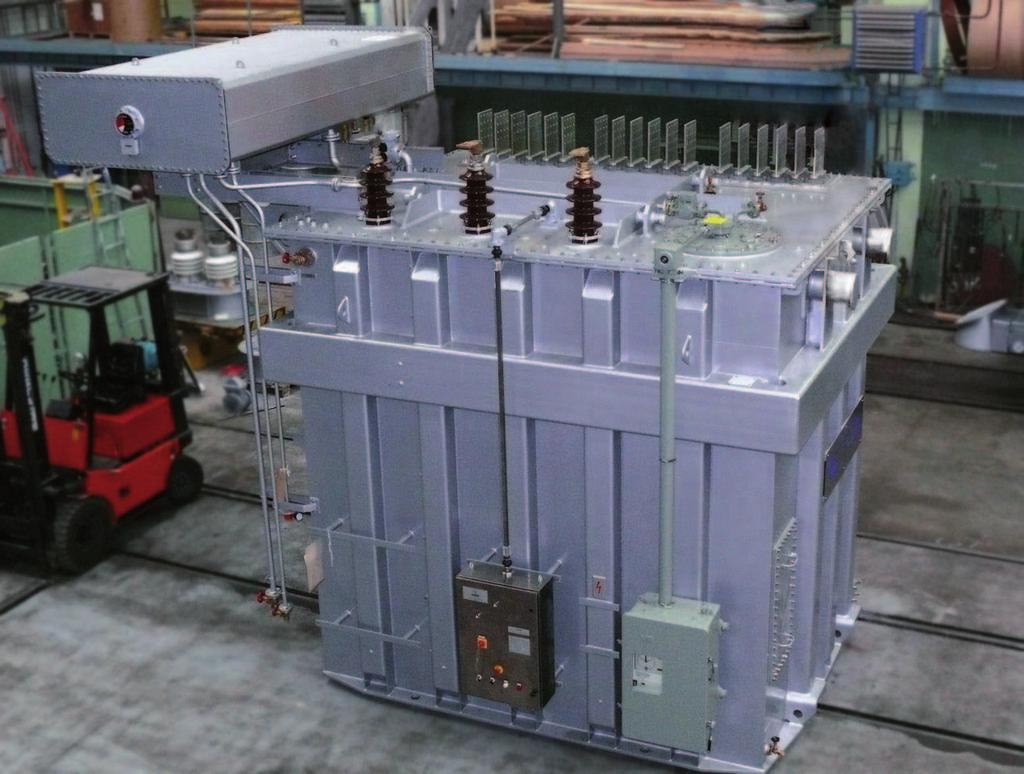Třífázový olejový transformátor s vestavěnou předřadnou tlumivkou pro napájení elektrické obloukové pece 40 MVA, 22 000 / 850 V Vyrobeno pro: RETROFIT s.r.o., pro projekt Pilsen Steel Transformátor je určen k napájení elektrické obloukové pece.