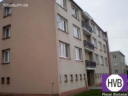 11 Podlaží : přízemí Technický stav : průměrný až podprůměrný Výměra bytu : 52 m2 Nabídková cena : 580 000,- Kč Výpočet je zpracován v níže uvedené tabulce, stručný popis srovnatelných bytových