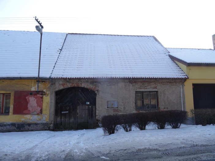 Znalecký posudek č. 2405 / 27 / 2018 pozemek p.č.st.74, jehož součástí je objekt bydlení č.p.70, včetně příslušenství (LV č.16), k.ú.