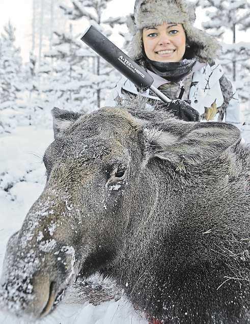 Dělají medvědí službu zvířatům i místním lidem. Mnozí ochránci přitom oafrické fauně nevědí zhola nic, říká devětadvacetiletá dívka.