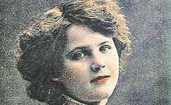 4 PRVNÍ ČESKÁ MISS Vroce 1910 se před krásou Češky skláněla ipaříž... str. 8a9 Chcete vidět vlka skarkulkou na vlastní oči?