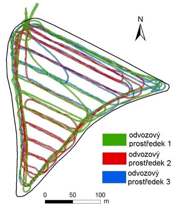 Obrázek 3-5: Záznam pohybu odvozových prostředků při sklizni píce řezačkou (Kroulík, 2014).