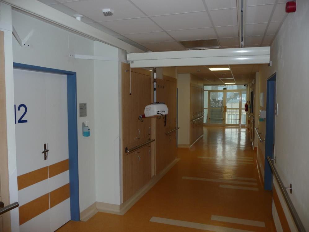 OBECNÉ INFORMACE POKOJ CHODBA VENKOVNÍ PROSTORY Propojení jednotlivých místností ať už bytu, domu nebo specializovaných zařízení umožňuje