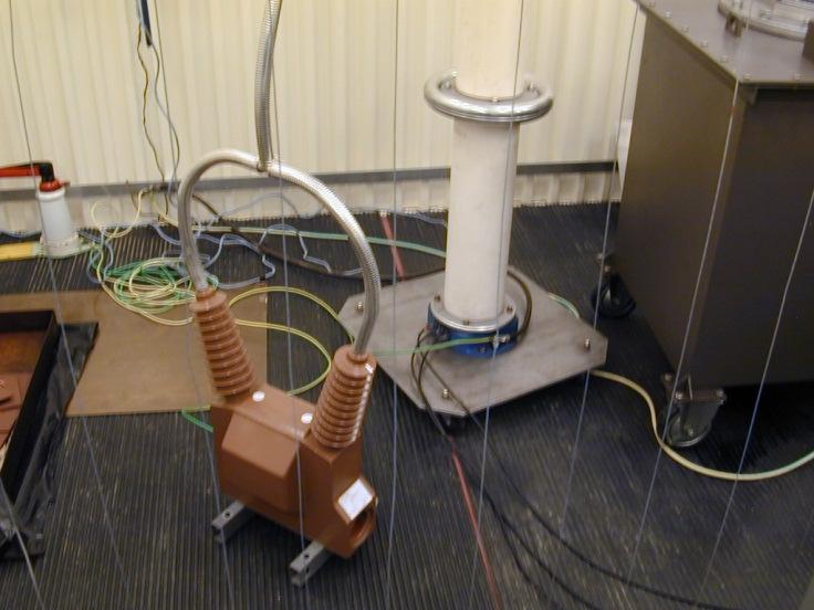 ON a firmami KPB Intra a Zelisko) ověření možnosti měřeníčástečných výbojů v místě instalace
