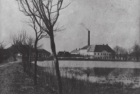 Obr. 6 Bělidlo a úpravna firmy Karl Siegl sen. v Šumperku, 1905. OVM Šumperk, sbírka fotografií, č. neg. 468/2001. Reprofoto J. Mašek. Obr. 7 Bývalá tkalcovna firmy Karl Siegl sen.