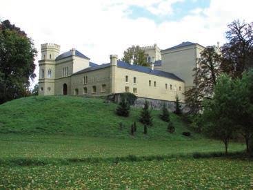 Věra Vávrová Příprava databáze historických zahrad, parků a krajiny ve Výzkumném ústavu Silva Taroucy pro krajinu a okrasné zahradnictví; Mgr.