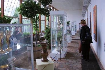 upozornění na možná rizika, vydali sami hledat do parku jeho polozapomenuté součásti, bylo povzbuzením, že se začalo postupně pracovat na záchraně nejvíce ohrožených částí.