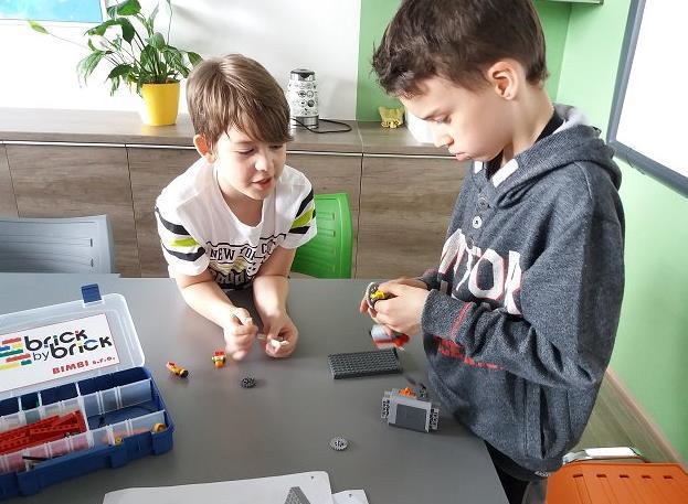 A uteklo to tak rychle, že některým prvňáčkům se ve vymezeném čase všech třináct razítek ani získat nepodařilo.