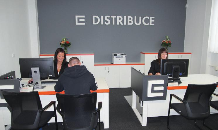 elektřinou zásobujeme 6 500 000 obyvatel ČR obsluhujeme více než 3 600 000 odběrných míst v 11 krajích naše distribuční vedení by 4x ovinulo Zemi obsluhujeme území o velikosti 100x větší, než je