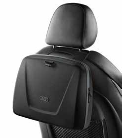 Objem tašky: 11 litrov, možnosť upevnenia na opierky predných sedadiel. Praktické úchytky umožňujú nosenie tašky aj mimo vozidla.