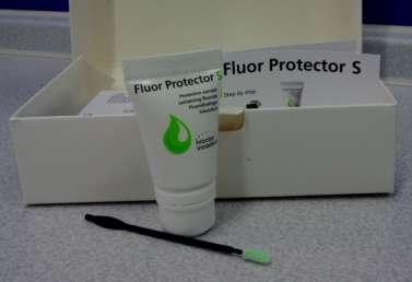 5. Fluor Protector S Jedná se o ochranný lak s fluoridy, který je indikovaný jako ochrana proti zubnímu kazu, erozi a citlivým zubním krčkům.