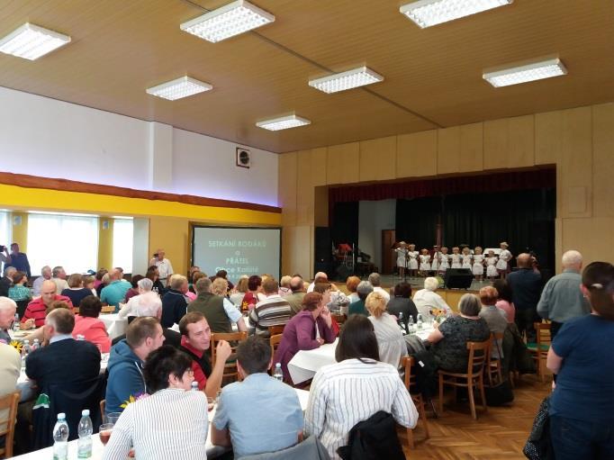 1. Slovo úvodem Vážení spoluobčané, milí rodáci a přátelé Kališť. Přiblížil se konec roku, je čas příprav na nadcházející vánoční svátky a oslavy silvestra.