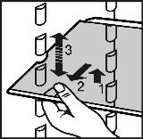 Obsluha Když se přístroj instaluje závěsy vedle stěny Fig. 6 (4), musí být vzdálenost přístroje od stěny alespoň 40 mm. To odpovídá přesahu madla při otevřených dveřích. 4.5 Likvidace obalu Nebezpečí udušení balicím materiálem a fólií!