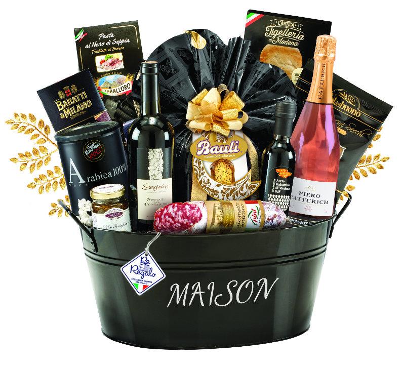 1 x klasická Panettone Bauli ručně balená 750 g 1 x tabulka extra hořké čokolády 88% 75 g 1 x balení suchých pravých hřibů 10 g 1 xsklenička lanýžové omáčky 90 g 1 x balení řemeslně vyrobených