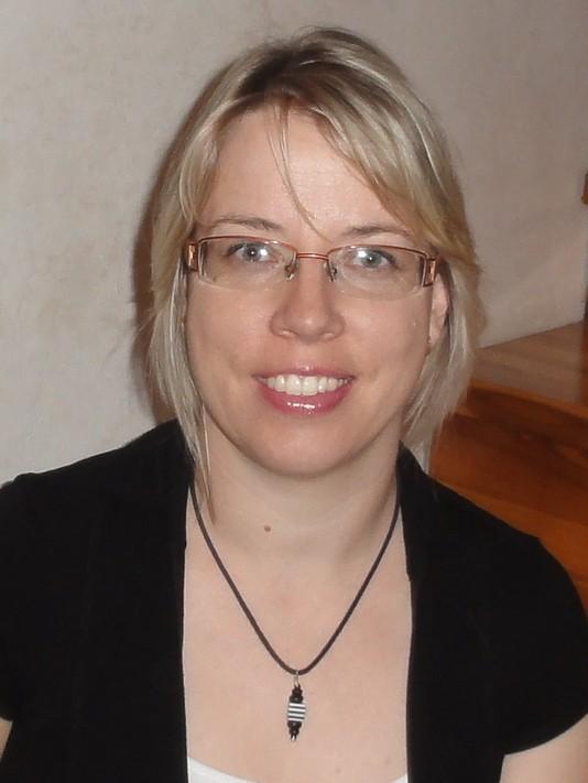 Mgr. Kateřina Eichlerová Je třídní učitelkou třídy VIII. B, vyučované předměty: matematika, fyzika, informatika. Nejoblíbenější kniha? Jednu nevyberu.