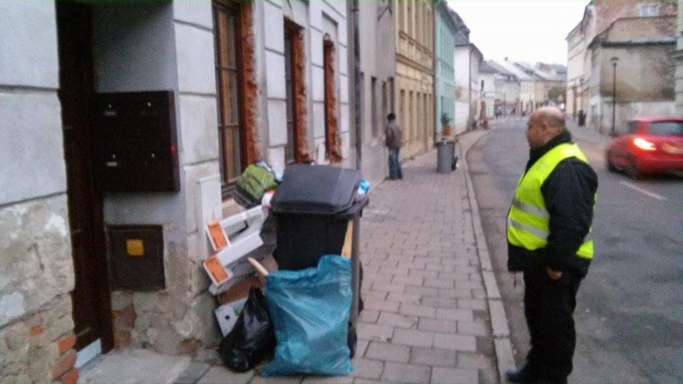 Opatření k pobytu a pohybu osob bez stálého přístřeší Pro některé osoby je Šternberk zajímavou lokalitou jak z hlediska případné pomoci neziskových organizací, také i proto, že zde nacházejí více