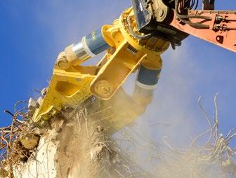 Naše vysoce spolehlivé univerzální kombinované nůžky jsou vybaveny dvěma výkonnými hydraulickými válci pro vyšší produktivitu.