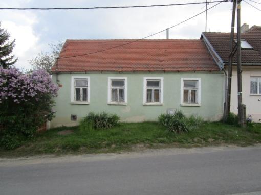 6 Porovnatelné nemovitosti 1. Rodinný dům Olbramkostel č.p. 122 V roce 2016 byl v téže obci prodán rodinný dům velikosti 3+1 za 340 tisíc Kč.