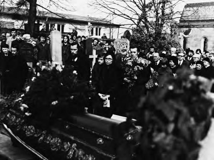 Michálek, nejvěrnější posluchači bytových seminářů, odvezli za asistence Patočkova zetě Jana Sokola z filosofova bytu veškerou písemnou pozůstalost, aby snad nepadla do rukou Státní bezpečnosti