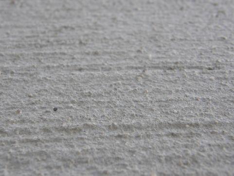 2.1.1. Vymývaný beton Betonový kryt je systém uzavřené obrusné vrstvy bez výrazné makrotextury. Zlepšení z akustického hlediska můžeme dosáhnout vhodnou úpravou povrchové vrstvy.