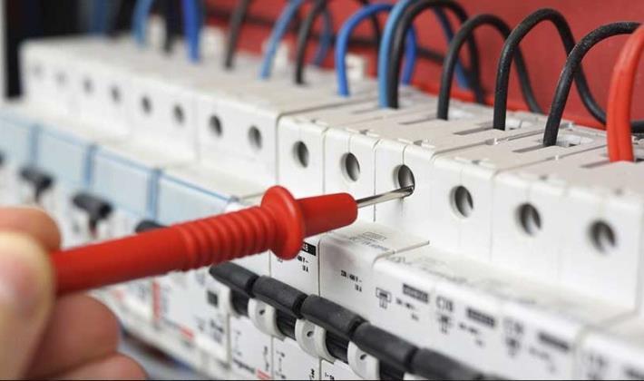 MECHANIK INSTALATÉRSKÝCH A ELEKTROTECHNICKÝCH ZAŘÍZENÍ teorie: Ještědská 358/106 nebo Letná 90 praxe: Letná 90, každý 2.