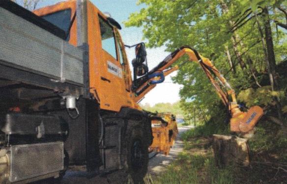 výstavbě, opravách a údržbě pozemních komunikací a jiných stavebních pracích.