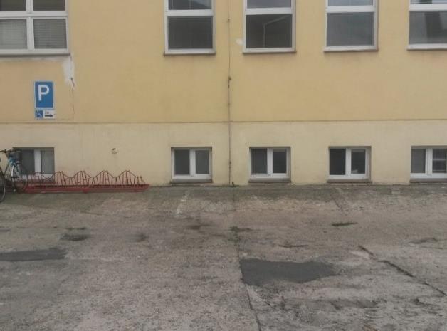 5.6.3 Dostupnost z parkoviště IAD Uvnitř areálu nemocnice je několik parkovišť, většina z nich je vyhrazena pro držitele parkovacích karet.