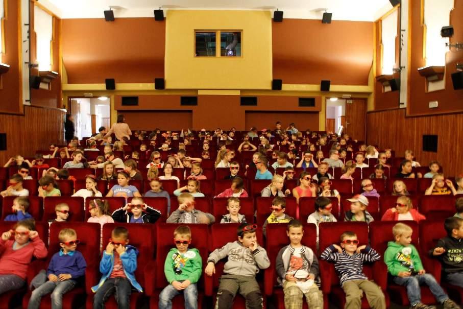 KINO NAPAJEDLA Kino Napajedla bylo slavnostně otevřeno po rekonstrukci již v lednu předcházejícího roku, kdy se v kině odehrávaly přednášky, cestovatelské besedy a divadelní představení.