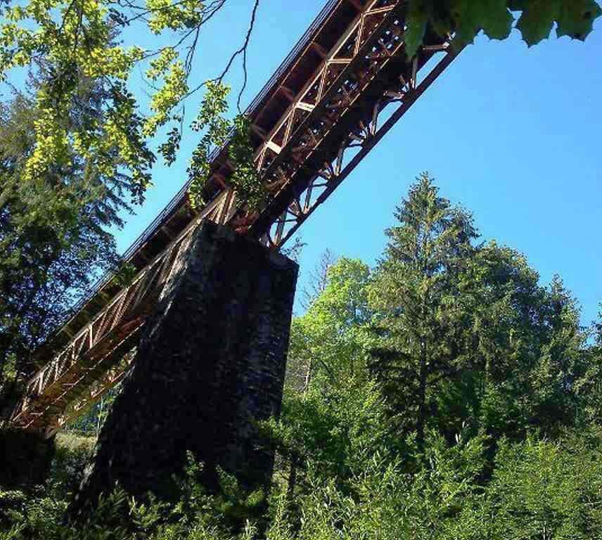koryto popod viadukt Čertov most,