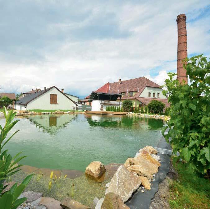 11 Pivovarský dvůr Lipan Pivovarský dvůr Lipan se nachází v obci Dražíč nedaleko Týna nad Vltavou a Bechyně. Byl vybudován v komplexu bývalého lihovaru v roce 1997.