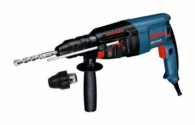 Mechanické kotvení desek Synthos tloušťky 50 mm desky přilepíme k podkladu za pomocí lepící malty Cemix Cool, za pomoci vrtacího kladiva Bosch GBH 2 26 DFR vyvrtáme díry v místech, kde provedeme
