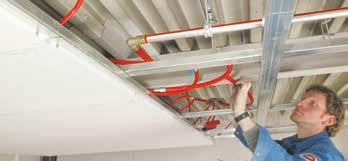 Prívodné potrubia v dimenzii 17 alebo 20 mm možno viesť v omietke, prípadne drážkach alebo priamo v podlahe nad stropom.
