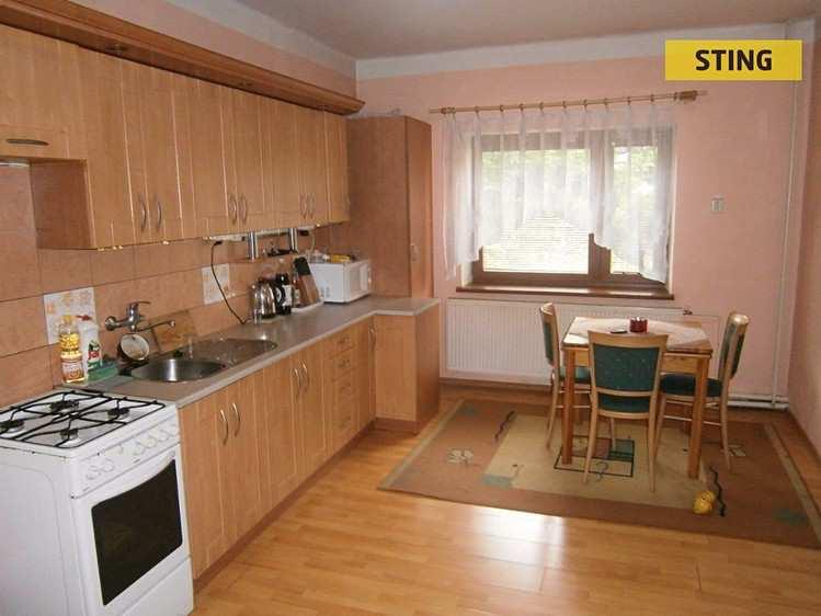 Srovnávané nemovitosti 1. Identifikace Záznam o prodeji srovnávané nemovitosti č. 1 Prodej, Rodinný dům, 100 m 2, Hrádek Celková cena: 1.260.000 Kč Adresa: Hrádek, okres Frýdek-Místek 2.