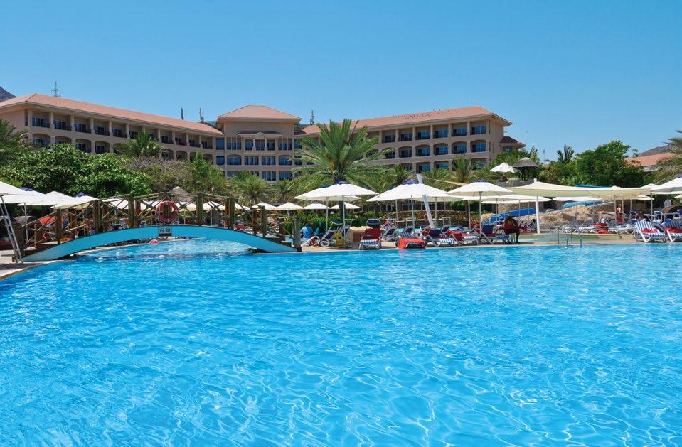 Spojené Arabské Emiráty Vyberte si výlet ZDARMA OMÁN / DUBAJ novinka VIAC 14 15 INFO rácia Mozaique lobby bar (za poplatok) reštaurácia Waves (za poplatok) plážový bar 2 vonkajšie bazény detský bazén